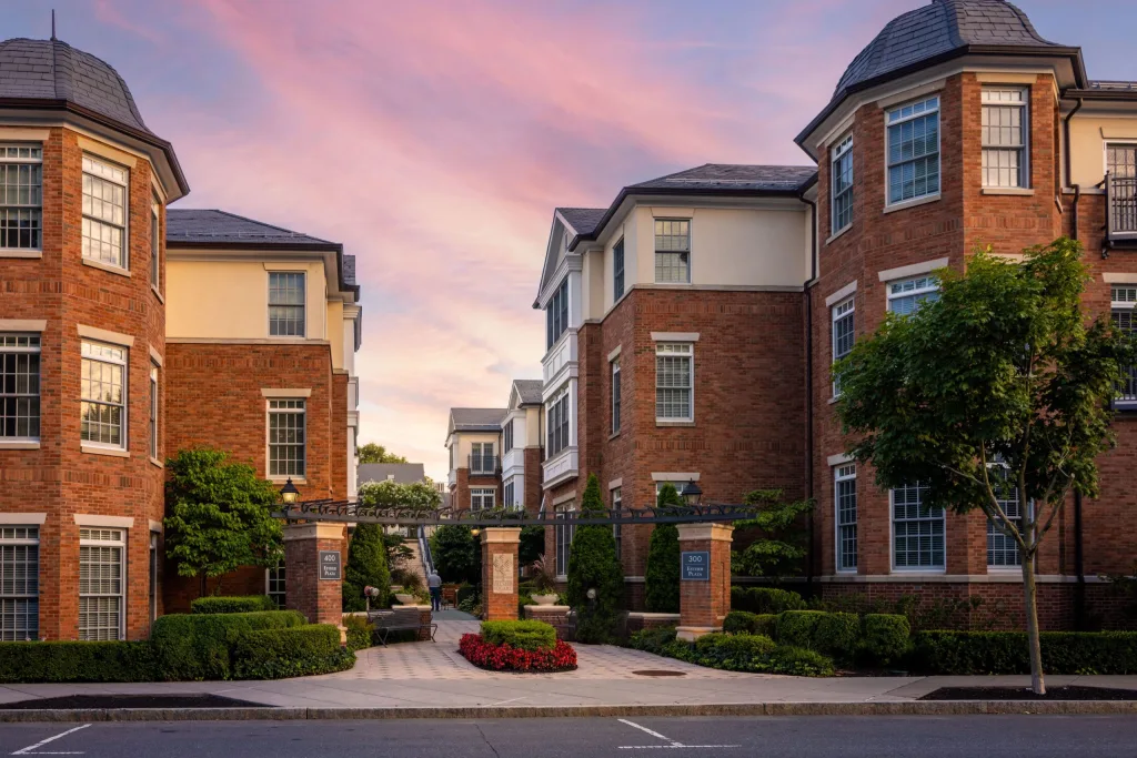 exterior image of Esther Plaza buildings 300 and 400